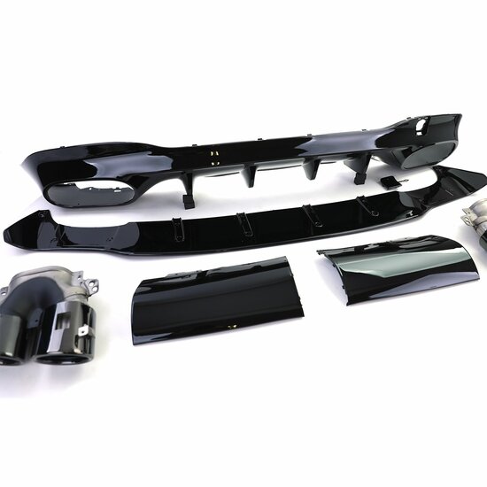 Glanzend zwarte diffuser met zwarte sierstukken passend voor Mercedes CLA C118 en X118 met AMG-line bumper